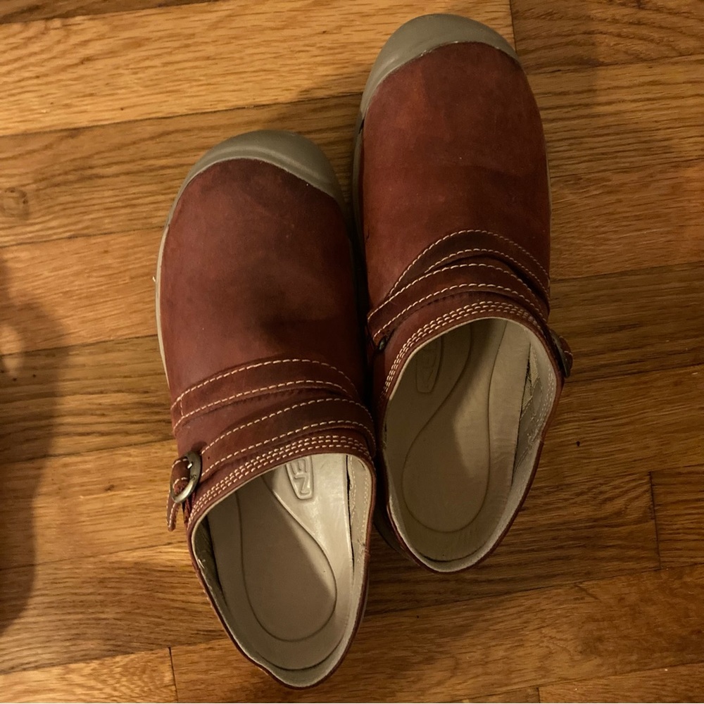 Keen Presidio II Women's Red Leather Slip On Comfort Mules